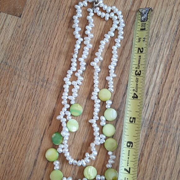 Artisan freshwater pearl necklace with green stones - Picture 4 of 4